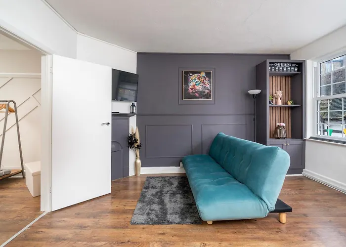 Stylish Apartment In The Heart Of Kingston Town Centre