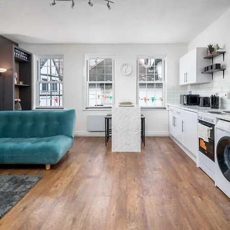 Stylish Apartment In The Heart Of Kingston Town Centre Kingston upon Thames  Exterior photo