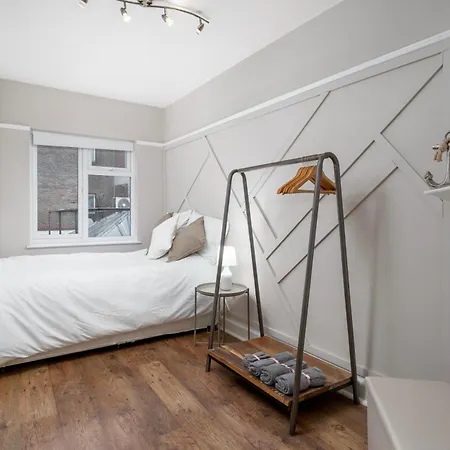 Stylish Apartment In The Heart Of Kingston Town Centre Kingston upon Thames  Exterior photo